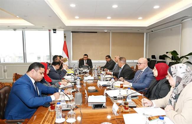 وزير الإسكان يستعرض مقترح اللائحة التنظيمية للهيئة العامة للتنمية السياحية