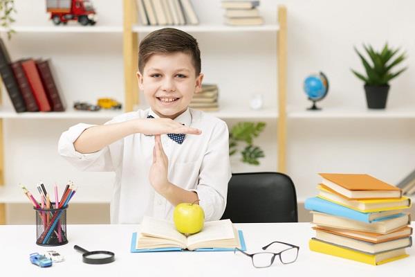 للأمهات.. خطوات بسيطة لتنظيم غرفة طفلك ومساعدته على التركيز والانتباه