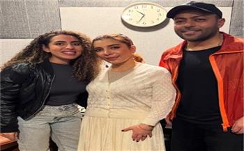 منة عدلى القيعى تروّج لأغنيتها مع  صولا وتامر عاشور