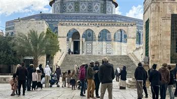 «الوزراء الفلسطيني» يدين الاقتحامات المستمرة للمستوطنين لباحات المسجد الأقصى والحرم الإبراهيمي