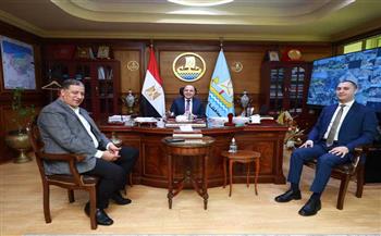 محافظ كفر الشيخ يبحث مع أعضاء مجلسي النواب والشيوخ حل مشاكل الدوائر بجميع القطاعات