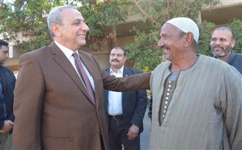 محافظ الغربية يسلم عقود عمل لبعض الأهالي وذوي الهمم