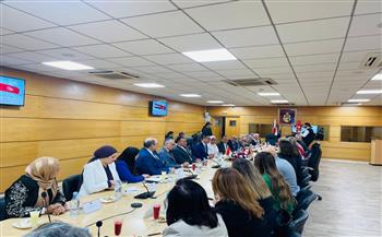 وزير الاستثمار ووزير التجارة وتنمية الصادرات التونسي يترأسان اجتماعات الدورة السادسة للجنة التجارية والصناعية 