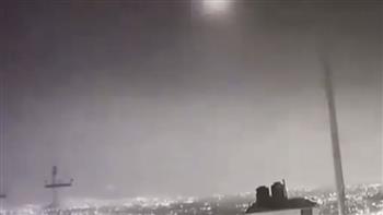فيديو.. جسم ناري غامض ينير سماء المكسيك ويثير الذعر بين السكان