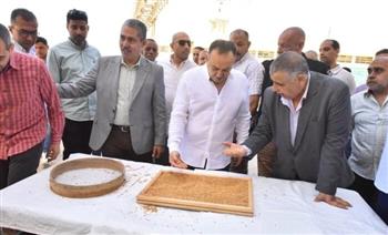 محافظ أسيوط يتفقد بدء موسم توريد القمح بصوامع مطاحن مصر الوسطى
