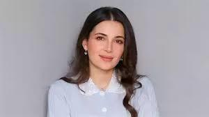 بعد غلق مركز التجميل الخاص بها.. نجوم الفن يدعمون شام الذهبي