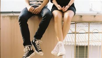 شاب يتلقى صدمة عمره.. اكتشف أن صديقته عمرها 48 عامًا وليس 27!