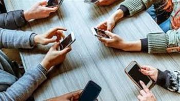 5 تأثيرات سلبية للسوشيال ميديا تدمر نفسية ابنك المراهق وطرق لحمايته