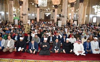 وزير الأوقاف ومحافظ الإسكندرية وسفيرا الكويت وإندونيسيا يحضرون صلاة الجمعة بالإسكندرية