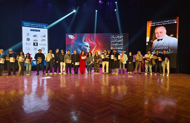 هشام عادل ووليد درويش الأفضل في الديكور والإضاءة عن «الجريمة والعقاب» بمهرجان الفضاءات المسرحية المتعددة 