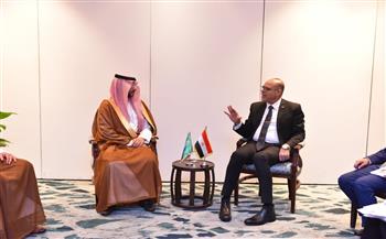 وزير العمل يلتقي نائب وزير الموارد البشرية السعودي لبحث تعزيز التعاون المشترك