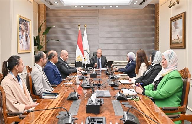 وزير الري يؤكد أهمية إعداد أفلام وثائقية تستعرض تاريخ الري القديم والحديث