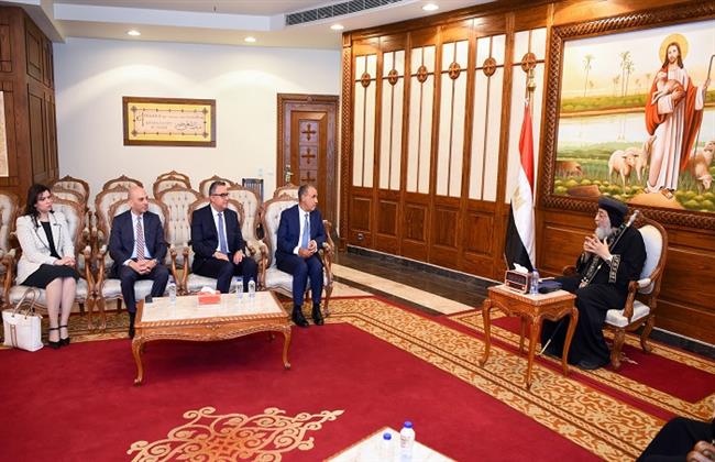وزير الخارجية والهجرة يقدم التهنئة لقداسة البابا تواضروس الثاني بمناسبة عيد القيامة المجيد 