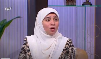 هل يجوز ارتداء المرأة لون غير الأبيض فى الحج؟.. عضو مركز الأزهر تجيب 