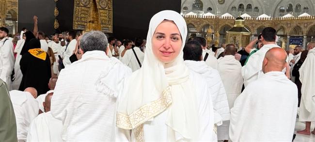 هبة مجدي تؤدي مناسك العمرة:" اللهم تقبل منا"