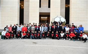 وزير الرياضة يجتمع باتحاد المصارعة والمنتخب استعدادًا للبطولة الأفريقية