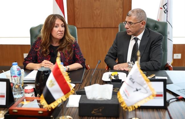 السفيرة الأمريكية بالقاهرة: نثمن جهود وكالة الفضاء المصرية ونسعى لتعاون أوسع