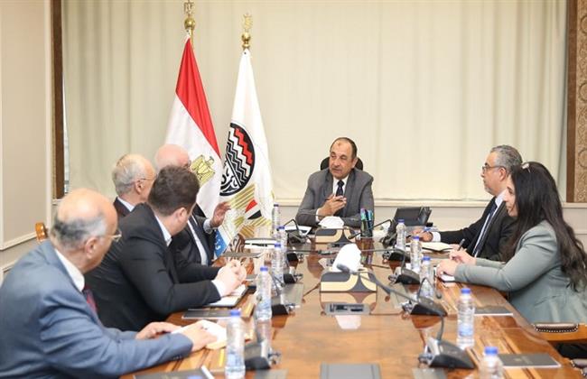 وزير قطاع الأعمال العام يلتقي رئيس "تكنيب إنرجيز" الإيطالية لبحث فرص التعاون المشترك 