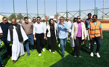 وزير الرياضة يفتتح ملعب الخماسي بمركز شباب حلايب ويوجه بإنشاء ملعب متعدد