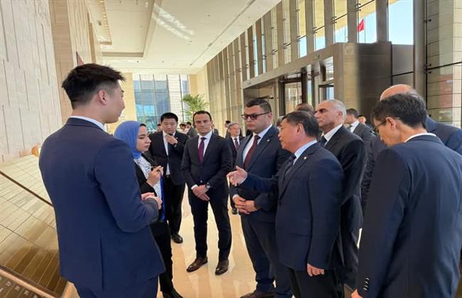 وزير الإسكان يواصل جولاته بالصين بتفقد منطقة الأعمال المركزية في بكين