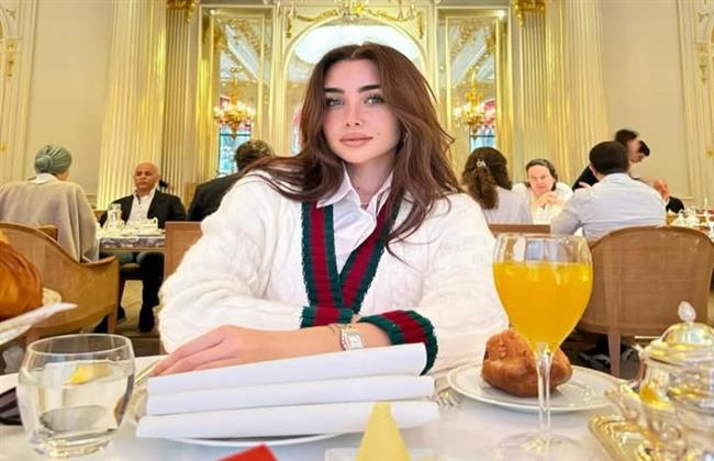 هنا الزاهد تستمتع  باجازتها  في باريس