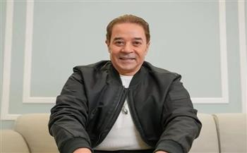 مدحت صالح يمازح «صوفيا»: بعد محايلة وافقت تتصور معايا