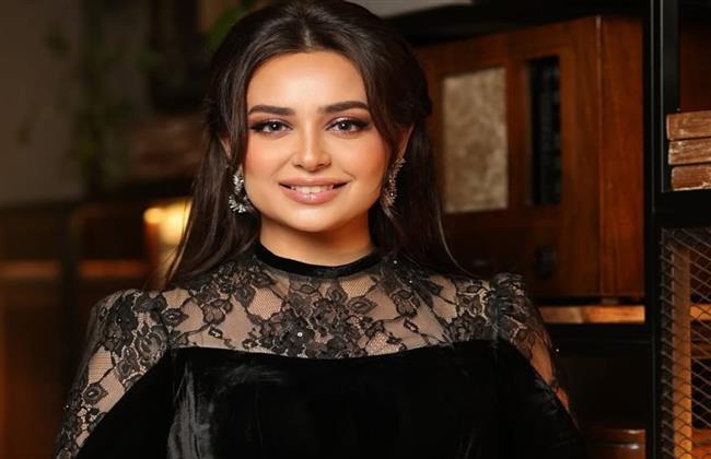 هبة مجدى تشارك جمهورها لحظاتها من أمام الكعبة.. وتعود للسينما بـ«استنساخ» 