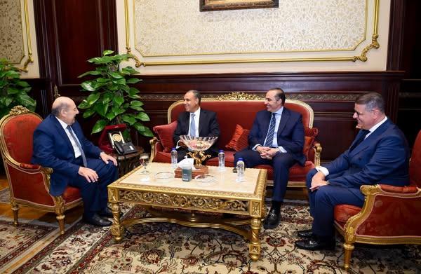 وزير الخارجية والهجرة يلتقي رئيس مجلس الشيوخ
