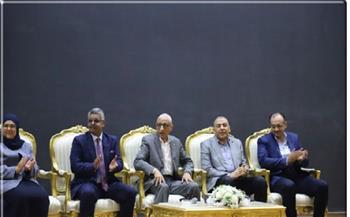 محافظ شمال سيناء يكرم العاملين بمديرية الصحة
