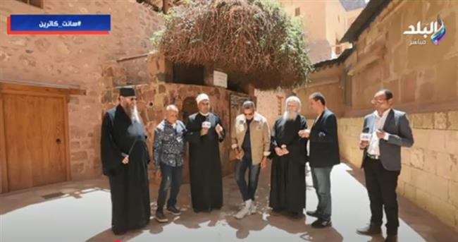 استجابة لأوامر الله.. وكيل أوقاف جنوب سيناء يطالب المحافظ وأحمد موسى بخلع الحذاء