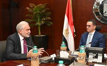 وزير الاستثمار يلتقي مسؤولي شركة يونيلفر مشرق لاستعراض مشروعاتها بالسوق المصري 
