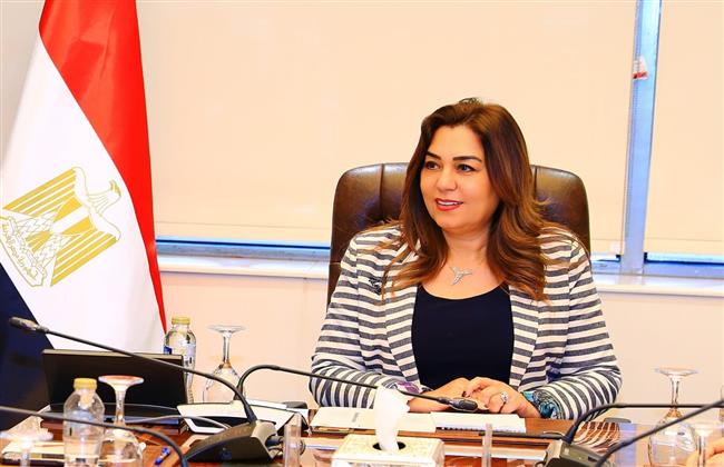 وزيرة التنمية المحلية تستعرض تقريرًا حول جهود تحقيق التنمية بشمال وجنوب سيناء 