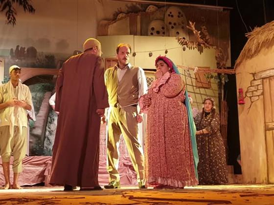 العرض المسرحي «سينما 30» يواصل عروضه يوميًا على مسرح دمنهور الثقافي 