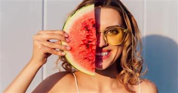 احرصي على وضعه.. سر جمالك يكمن في قشر البطيخ