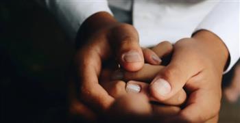 لن تصدق.. طفلة في الثالثة من عمرها تٌصاب بالزهايمر