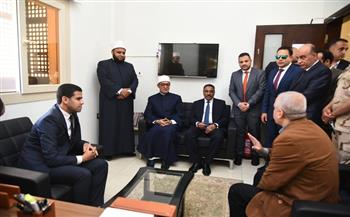 المفتي والمحافظ يتفقدان مبنى فرع دار الإفتاء بمطروح