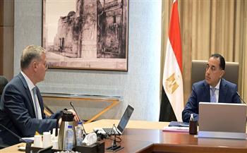 رئيس الوزراء يتابع مع وزير البترول جهود البحث والاستكشاف