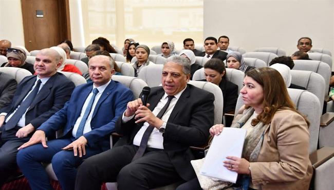 «البترول» تستضيف اجتماعًا وزاريًا لدعم تنافسية الصادرات المصرية في مواجهة آلية الكربون الأوروبية