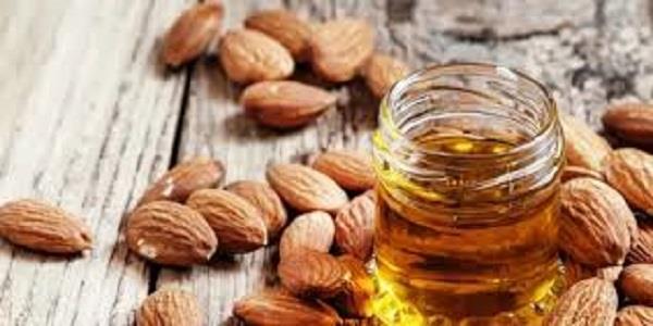 من زيت اللوز الحلو.. وصفات طبيعية لجمال ونعومة بشرتك