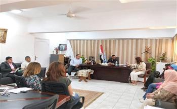 وكيل «صحة البحر الأحمر» يجتمع مع بعض مديري الإدارات الفنية بالمديرية