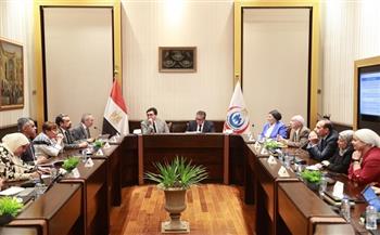 اللجنة الاستشارية للتنمية البشرية تناقش خارطة طريق لإعداد الشباب المصري للذكاء الاصطناعي