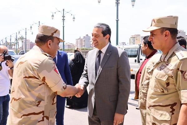 محافظ دمياط يستقبل مدير جمعية المحاربين القدماء وضحايا الحرب 