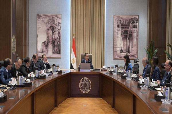 رئيس الوزراء يبحث استعدادات تقديم ملف استضافة اجتماعات صندوق النقد ومجموعة البنك الدوليين 
