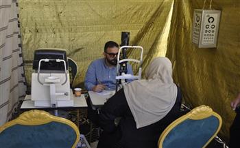 الكشف على 1030 شخصا بمختلف التخصصات في القافلة الطبية بمركز شباب العجوزين 