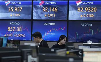 الأسواق الآسيوية تتباين وسط ضغوط من الرسوم الأمريكية وتوترات جيوسياسية