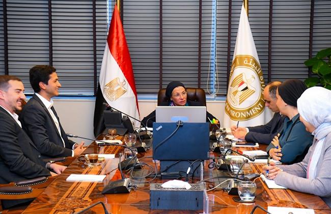 وزيرة البيئة تلتقي مؤسسي جمعية حماية البيئة البحرية لبحث سبل التعاون لتطوير وتنمية البيئة البحرية 