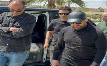 نجوم الفن يؤدون صلاة الجنازة على زوجة نضال الشافعي بمسجد بهجت بدريم بمدينة 6 أكتوبر (صور)