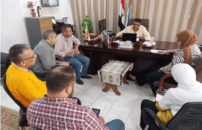 وكيل صحة البحر الأحمر يجتمع مع الإدرات المعنية بمبادرة الألف يوم الذهبية وتفعيل غرف المشورة 