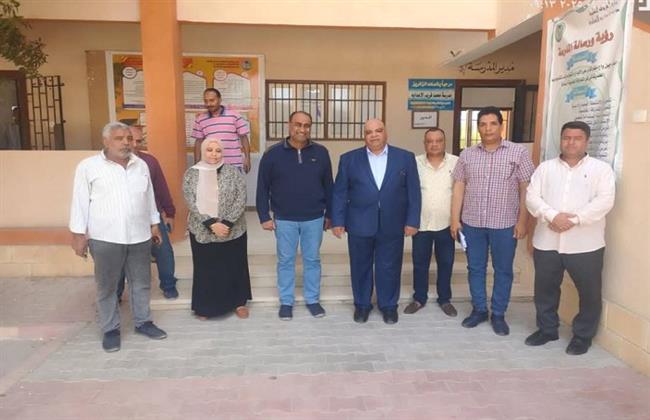 وكيل تعليم البحر الأحمر يجرى جولة تفقدية بمدارس إدارة الغردقة التعليمية 