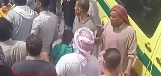 النيابة تحقق في واقعة سقوط طفلين من أعلى كوبري مشاة بالإسكندرية.. والأم متهمة